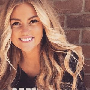 Meet your Posher, Holly